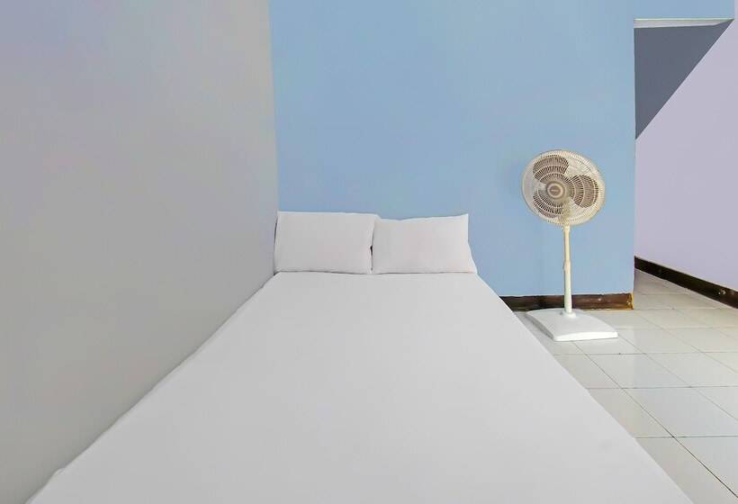 Отель Spot On 92507 Sukandi Homestay Near The Semeton Homestay