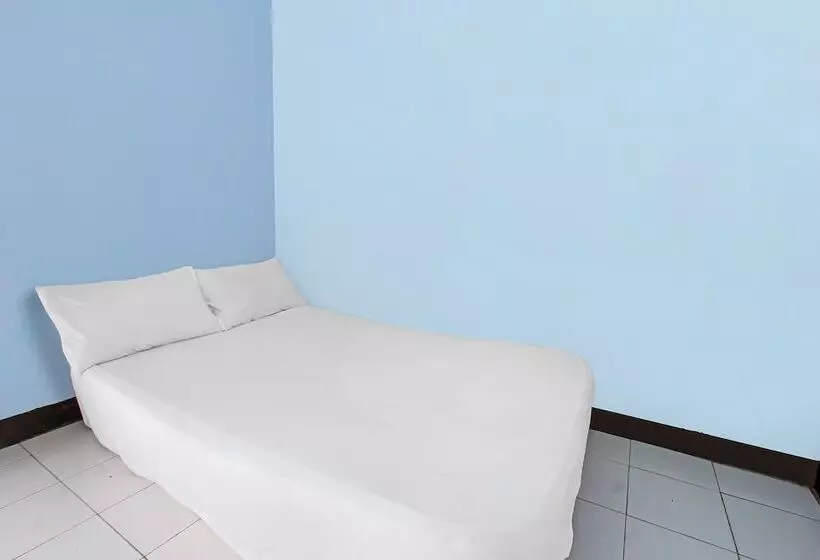 Hotelli Spot On 92507 Sukandi Homestay Near The Semeton Homestay