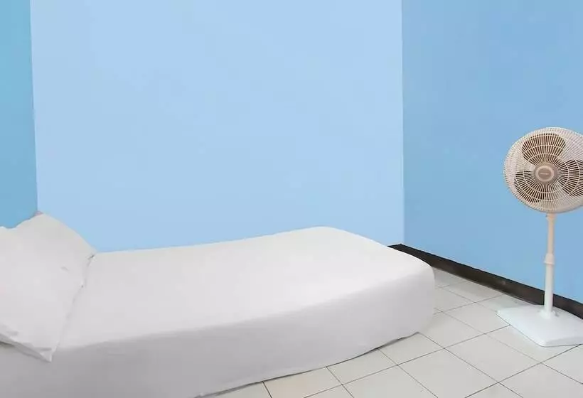Hotelli Spot On 92507 Sukandi Homestay Near The Semeton Homestay
