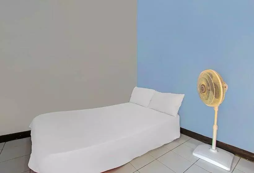 Hotelli Spot On 92507 Sukandi Homestay Near The Semeton Homestay
