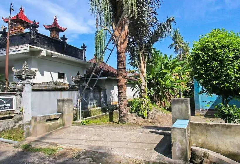 Hotelli Spot On 92507 Sukandi Homestay Near The Semeton Homestay