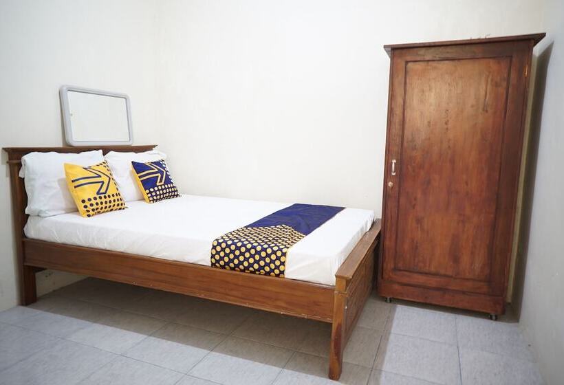 فندق Spot On 92992 Kost Amantu