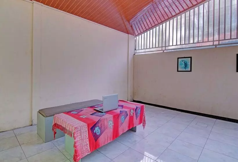 Hotelli Swakarya Guest House By Oyo