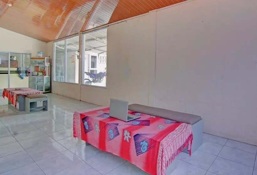 Hotelli Swakarya Guest House By Oyo