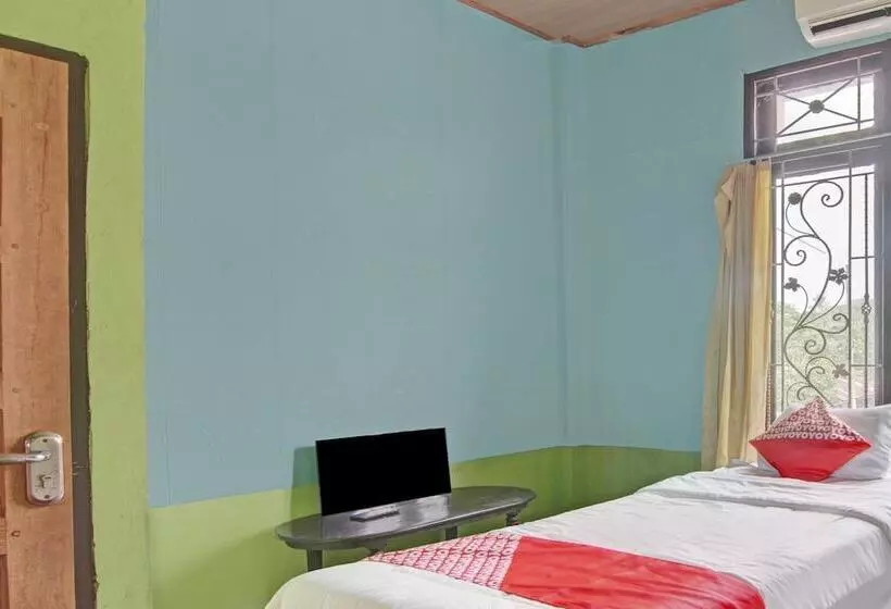 Hotelli Swakarya Guest House By Oyo