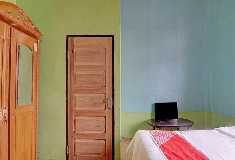 Hotelli Swakarya Guest House By Oyo