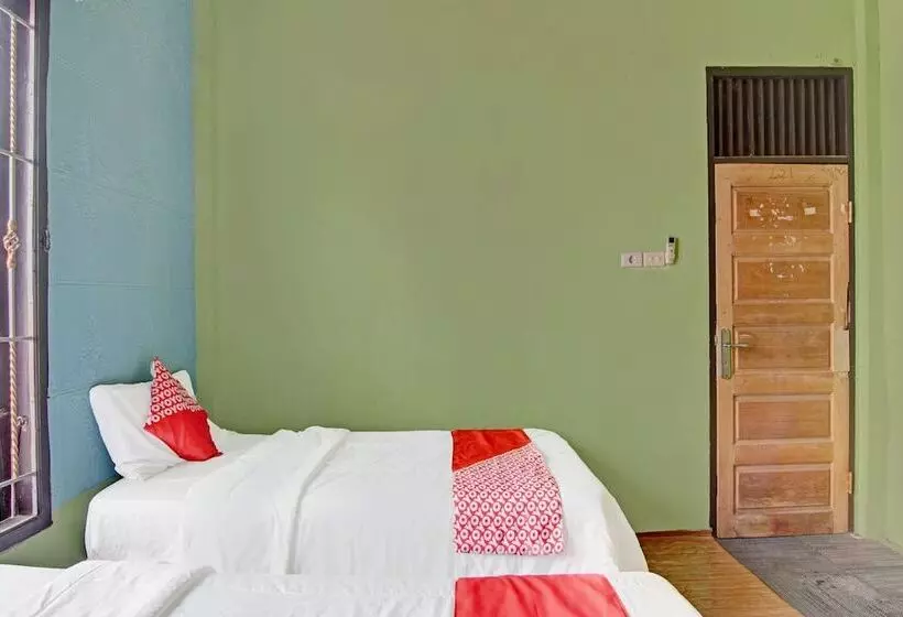 Hotelli Swakarya Guest House By Oyo