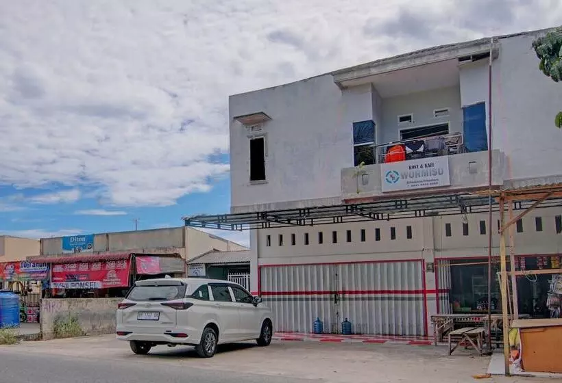 Hotelli Swakarya Guest House By Oyo