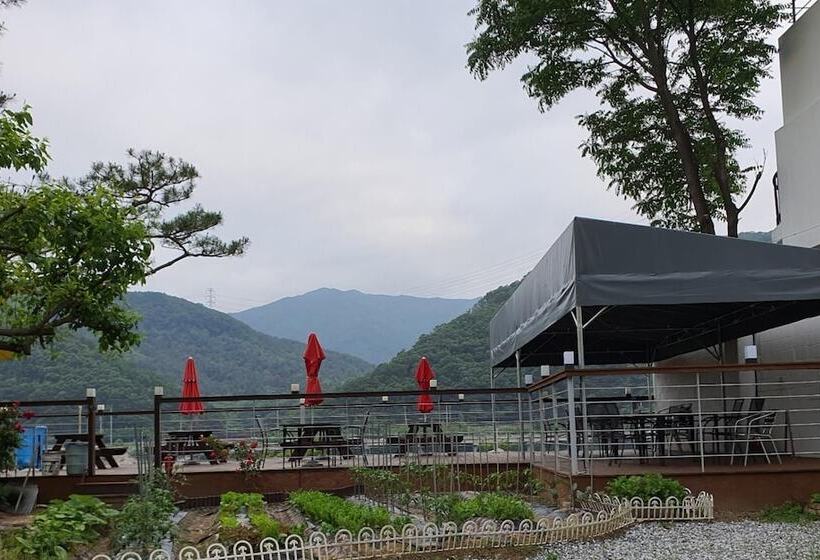 Motel Cheongpyeong Paradise