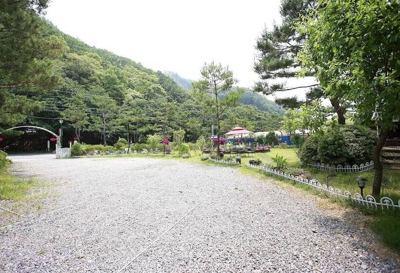 Motel Cheongpyeong Paradise
