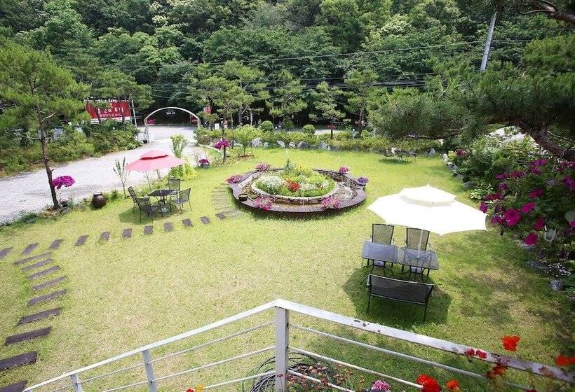 Motel Cheongpyeong Paradise