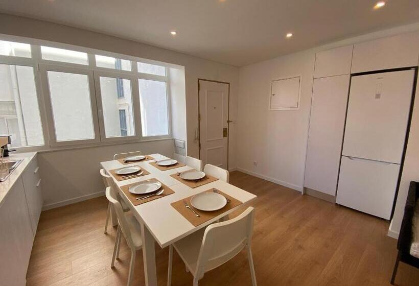 پانسیون Carcavelos Beach Walking Distance Room