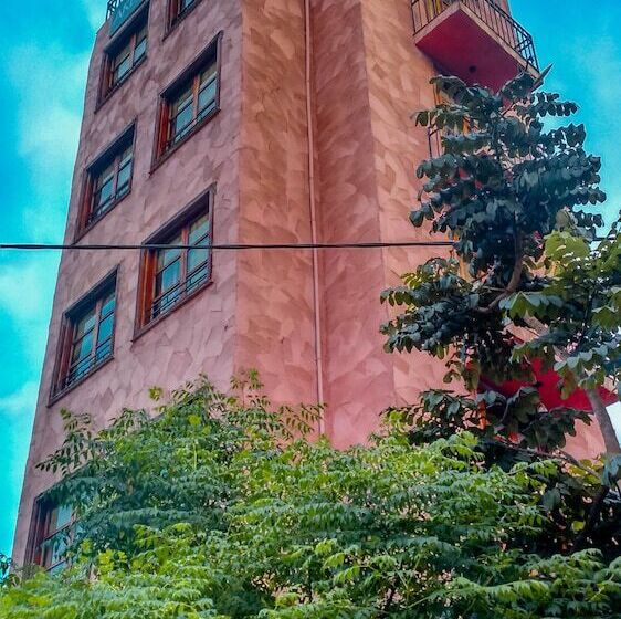 پانسیون Tryst Boutique