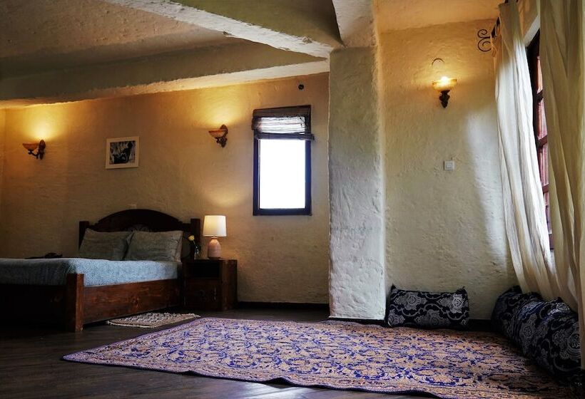 پانسیون Tryst Boutique