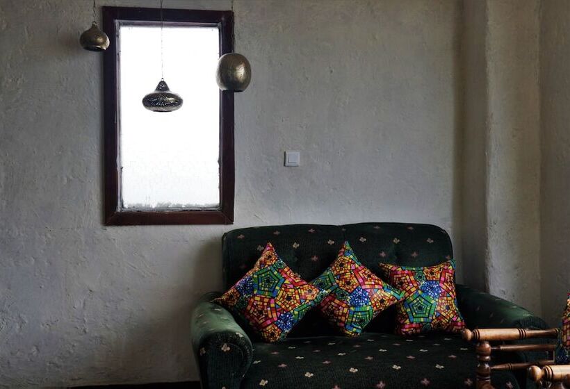 پانسیون Tryst Boutique