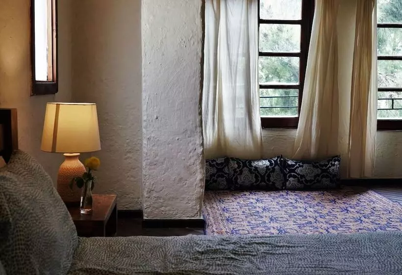 ペンション Tryst Boutique