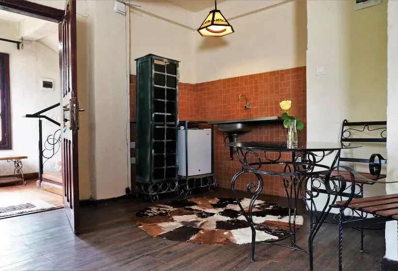 ペンション Tryst Boutique