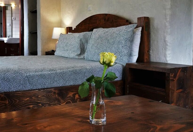 پانسیون Tryst Boutique