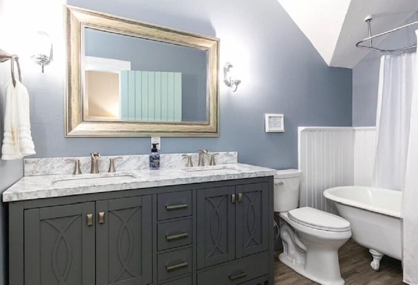 Rocklyn Inn Bed & Breakfast