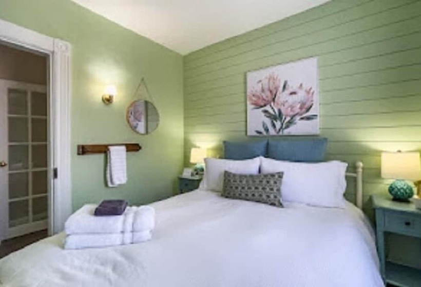 Rocklyn Inn Bed & Breakfast