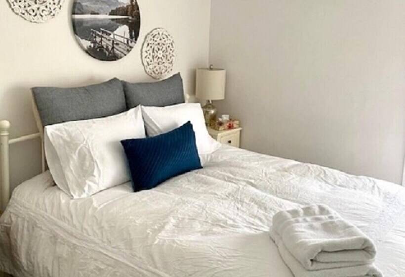 Rocklyn Inn Bed & Breakfast