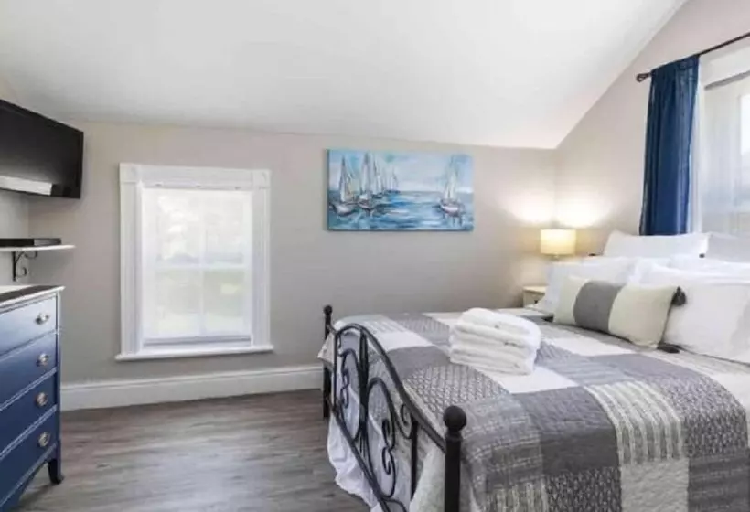 Rocklyn Inn Bed & Breakfast