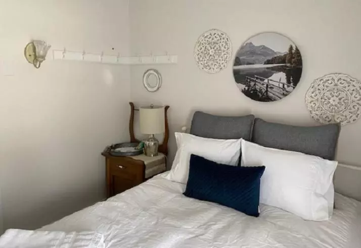 Rocklyn Inn Bed & Breakfast