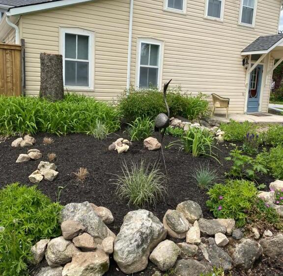 Rocklyn Inn Bed & Breakfast