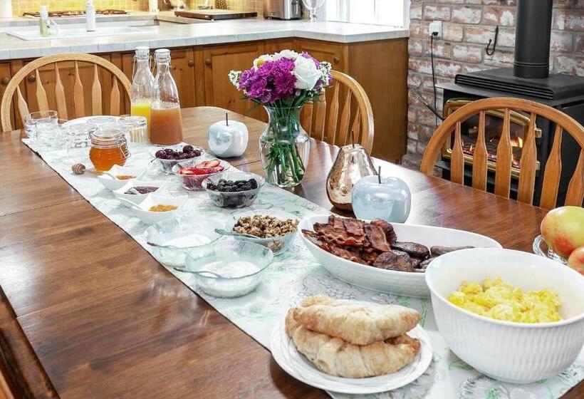 Rocklyn Inn Bed & Breakfast