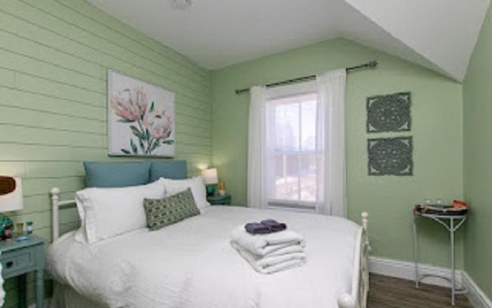 Rocklyn Inn Bed & Breakfast