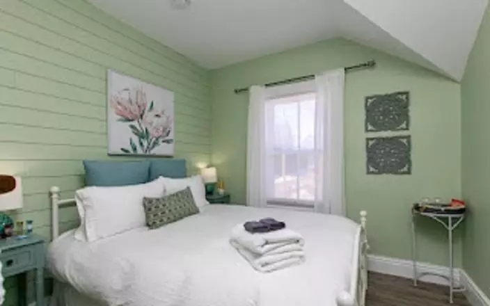 Rocklyn Inn Bed & Breakfast