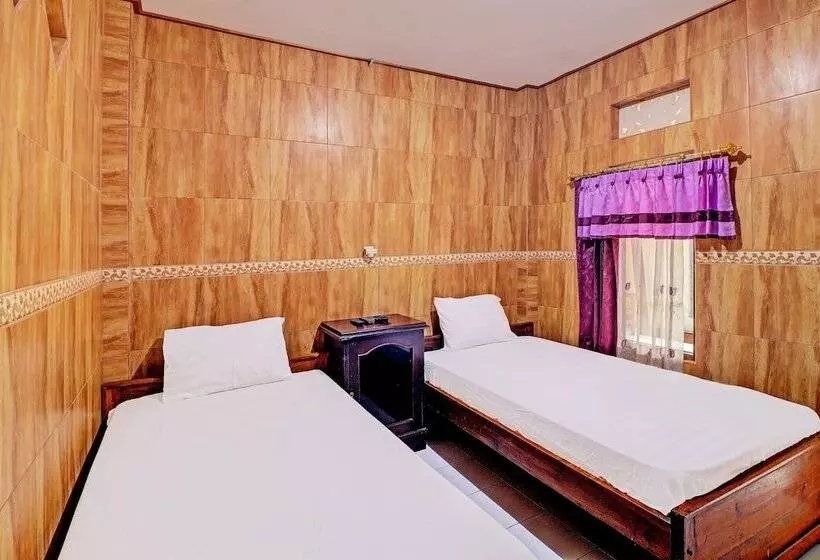 Spot On 92028 Hotel Surya Near Pelabuhan Gilimanuk