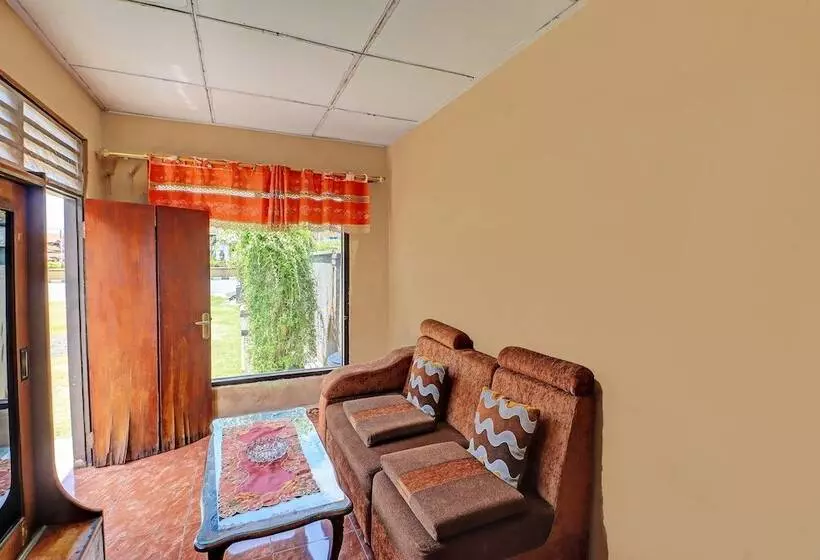 Spot On 92028 Hotel Surya Near Pelabuhan Gilimanuk