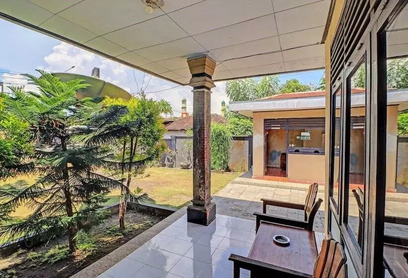 Spot On 92028 Hotel Surya Near Pelabuhan Gilimanuk