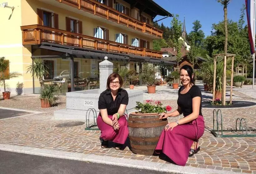 Hotelli Alpen Adria Gasthof Rausch