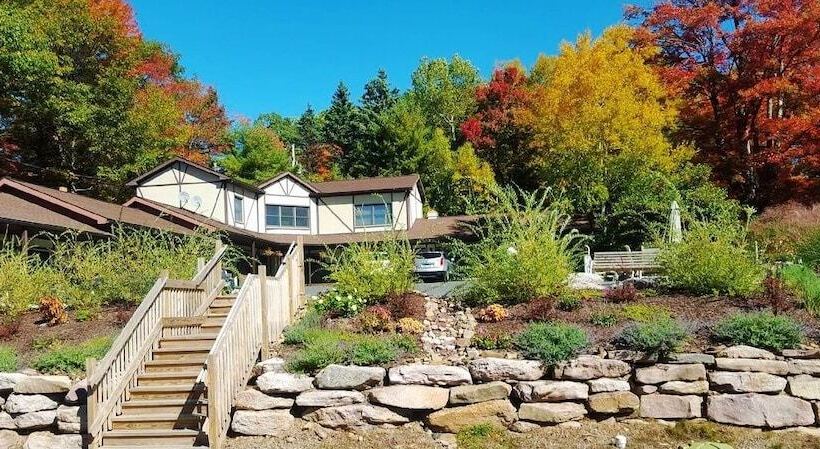 فندق Lake Harmony Inn