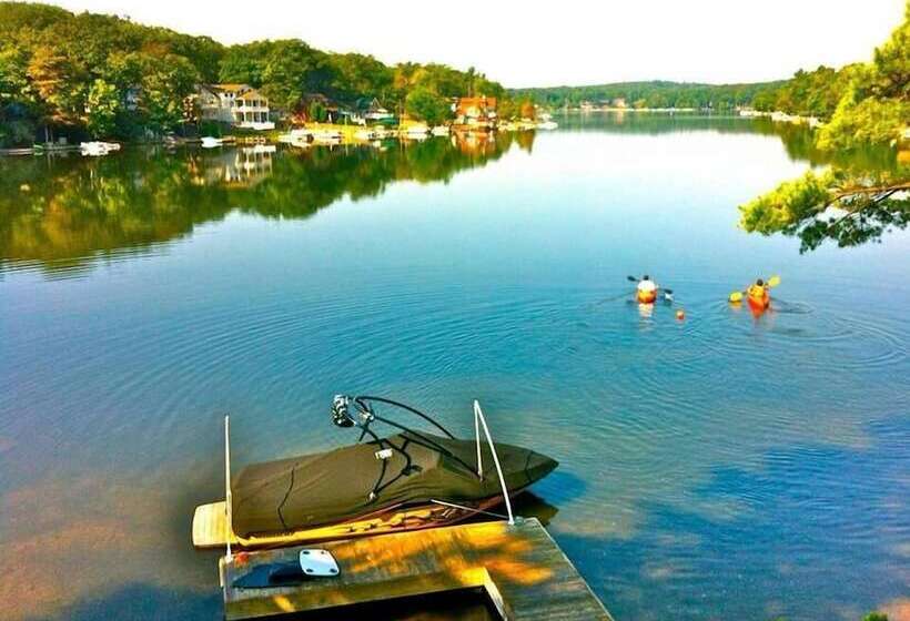 فندق Lake Harmony Inn