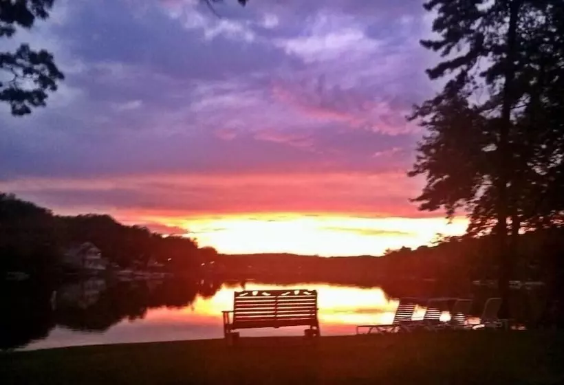 ホテル Lake Harmony Inn
