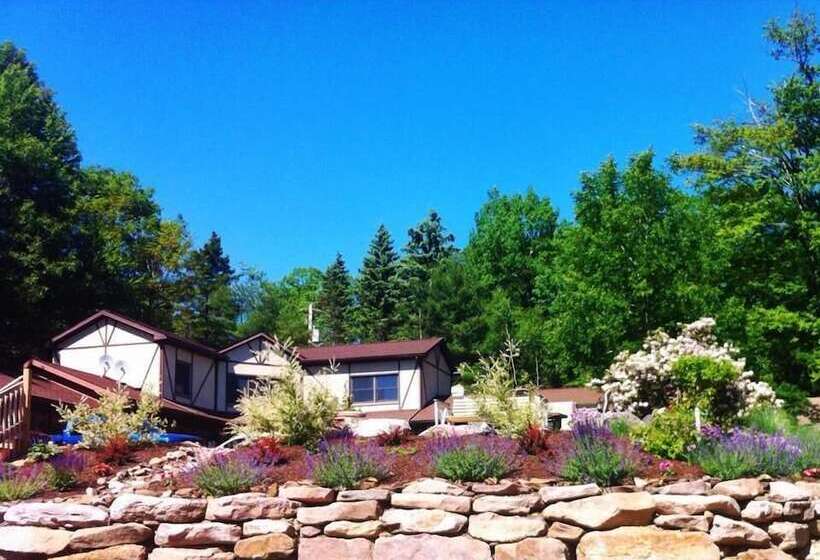 فندق Lake Harmony Inn