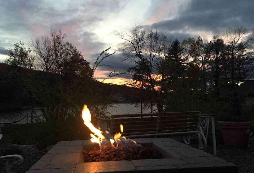 فندق Lake Harmony Inn