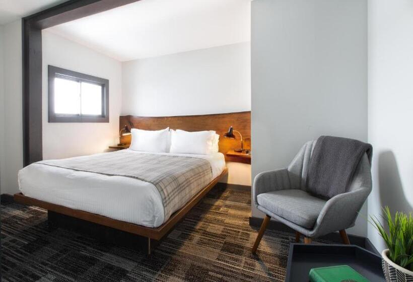 Отель Main And Mountain