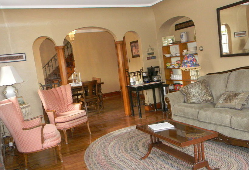 فندق Maple Street Bed And Breakfast