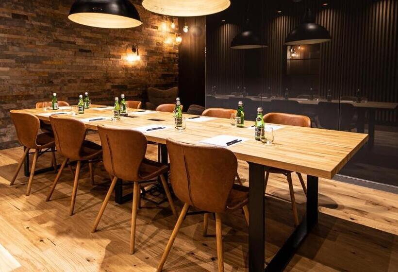 בית מלון כפרי Marina Club