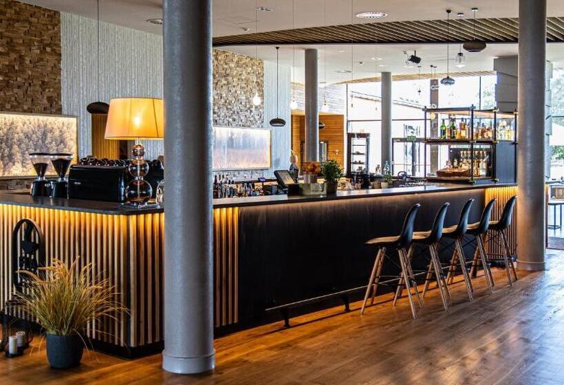 בית מלון כפרי Marina Club