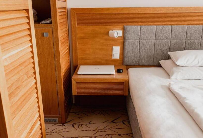 בית מלון כפרי Marina Club