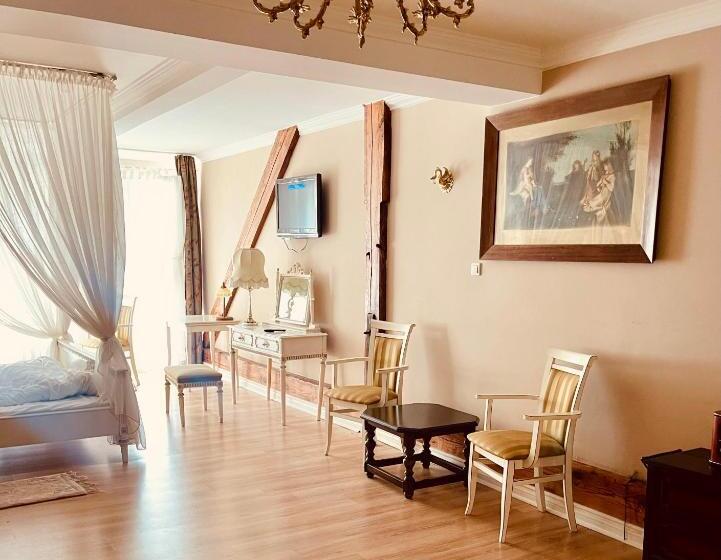 فندق Pałac Biedrusko