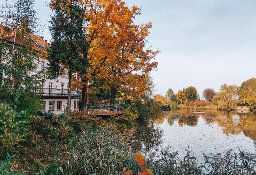 Отель Pałac Czarny Las