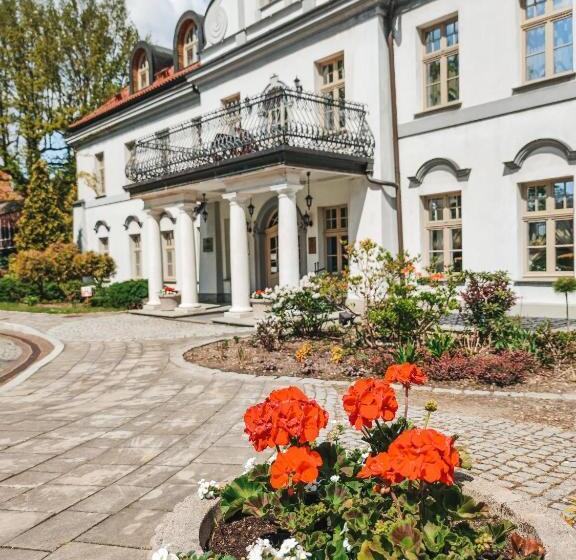 Отель Pałac Czarny Las