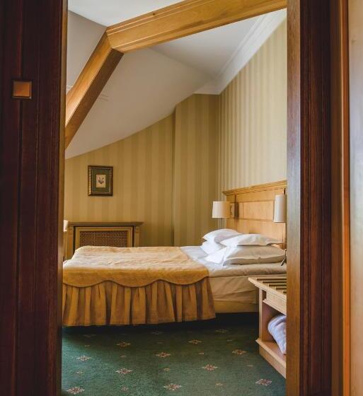 Отель Pałac Czarny Las