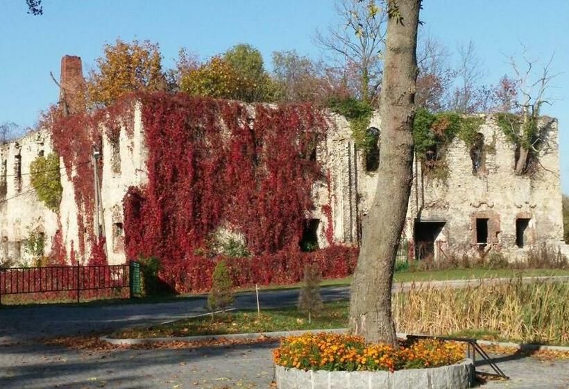 Отель Pałac Lucja Bb